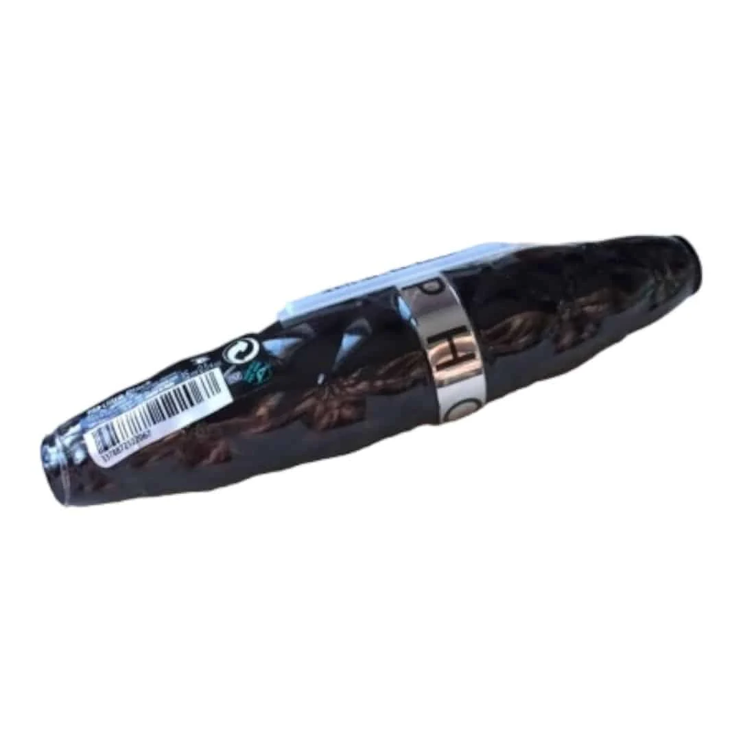 Outrageous Curl Dramatic volume and curve mascara
