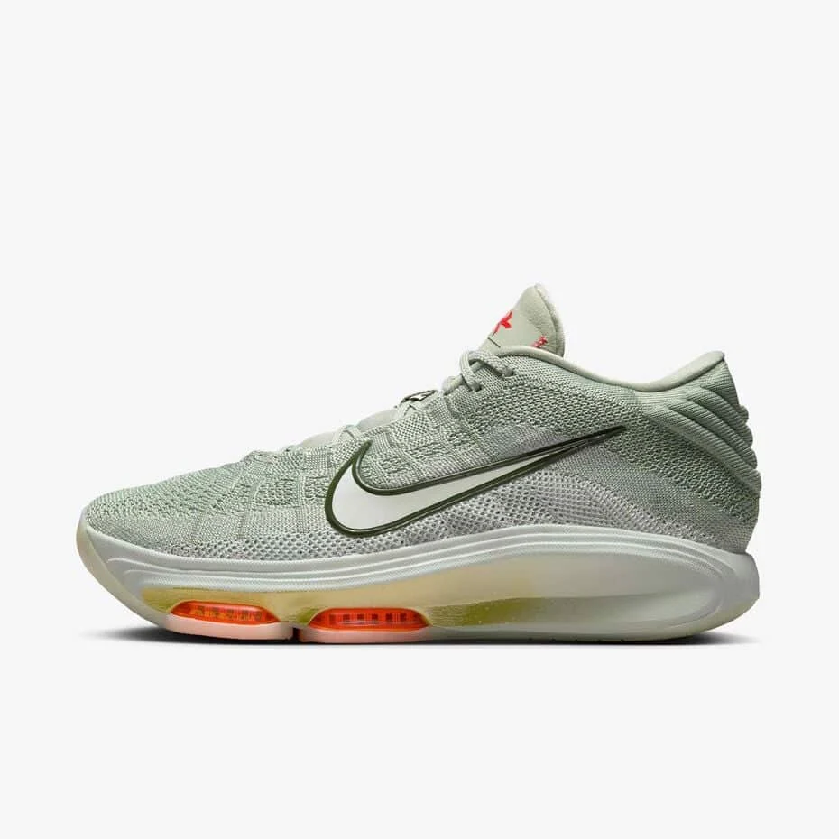 Nike G.T. Hustle 38.jpg